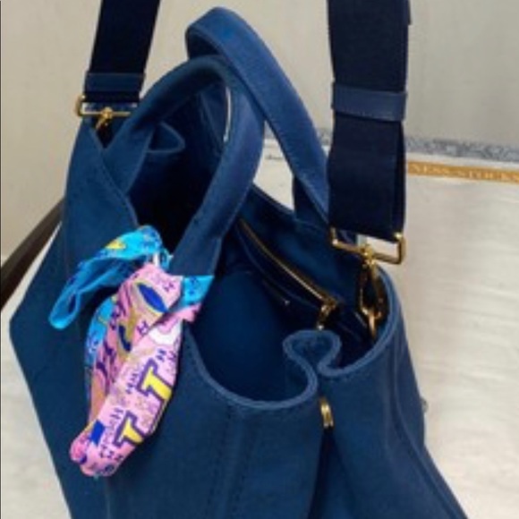 Prada Canapa - Picture 2 of 12